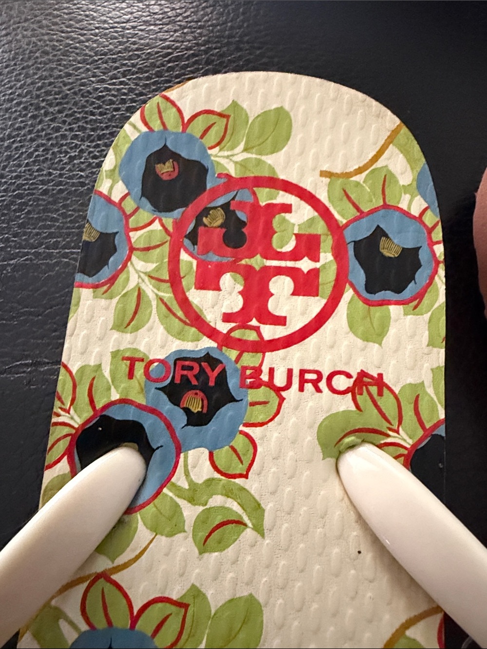 Tory Burch size 7 cream flip flops. - Picture 3 of 5